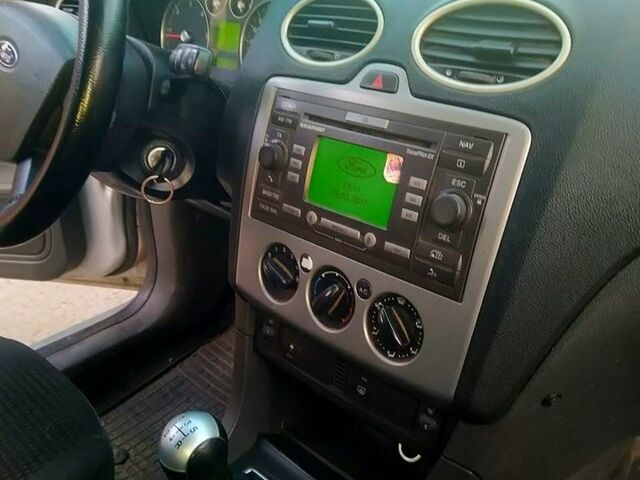 Форд Фокус, объемом двигателя 1.5 л и пробегом 312 тыс. км за 3800 $, фото 3 на Automoto.ua