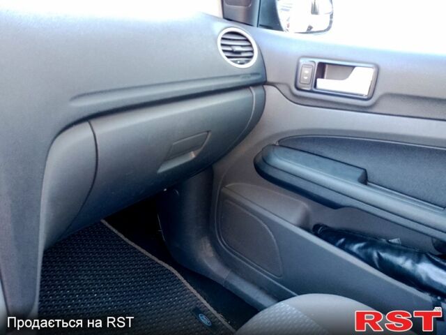 Форд Фокус, объемом двигателя 1.6 л и пробегом 367 тыс. км за 6100 $, фото 10 на Automoto.ua