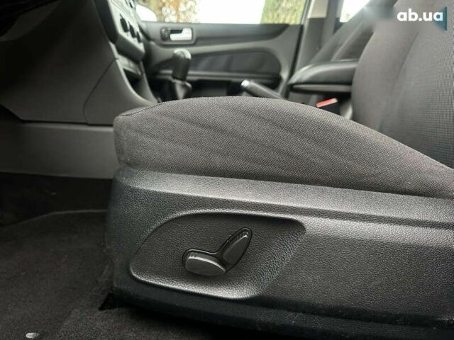 Форд Фокус, об'ємом двигуна 1.8 л та пробігом 188 тис. км за 5600 $, фото 23 на Automoto.ua