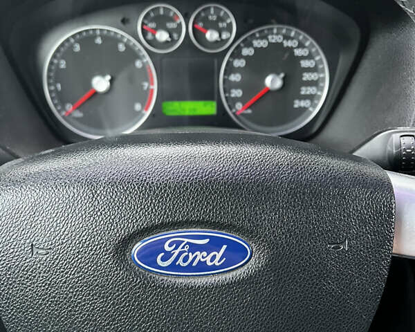 Форд Фокус, объемом двигателя 1.6 л и пробегом 200 тыс. км за 4500 $, фото 6 на Automoto.ua