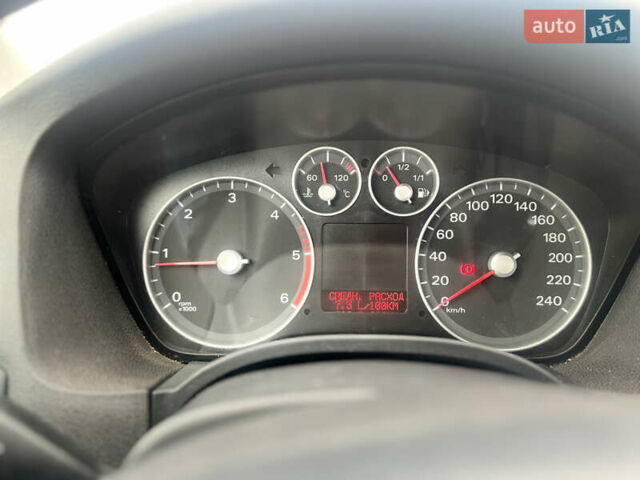 Форд Фокус, объемом двигателя 1.6 л и пробегом 348 тыс. км за 3200 $, фото 13 на Automoto.ua