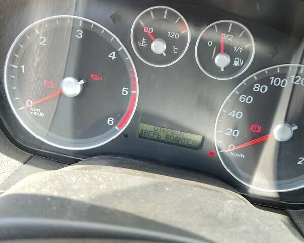 Форд Фокус, объемом двигателя 1.8 л и пробегом 273 тыс. км за 2700 $, фото 12 на Automoto.ua