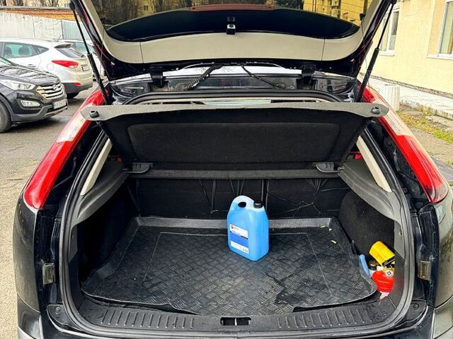 Форд Фокус, объемом двигателя 1.6 л и пробегом 225 тыс. км за 4950 $, фото 9 на Automoto.ua