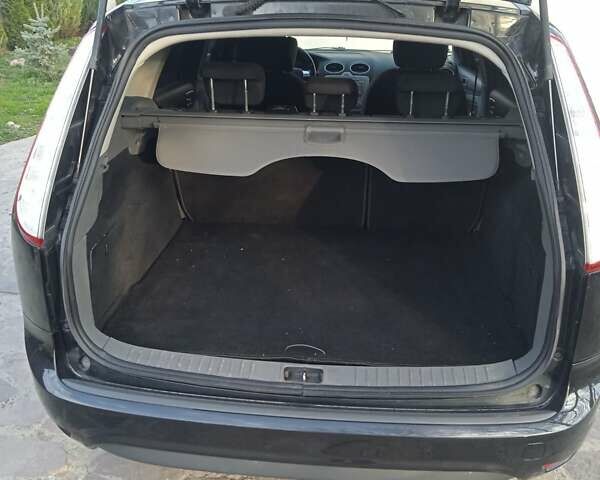 Форд Фокус, объемом двигателя 2.02 л и пробегом 260 тыс. км за 5999 $, фото 16 на Automoto.ua