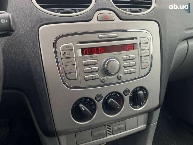 Форд Фокус, объемом двигателя 1.6 л и пробегом 330 тыс. км за 5890 $, фото 26 на Automoto.ua