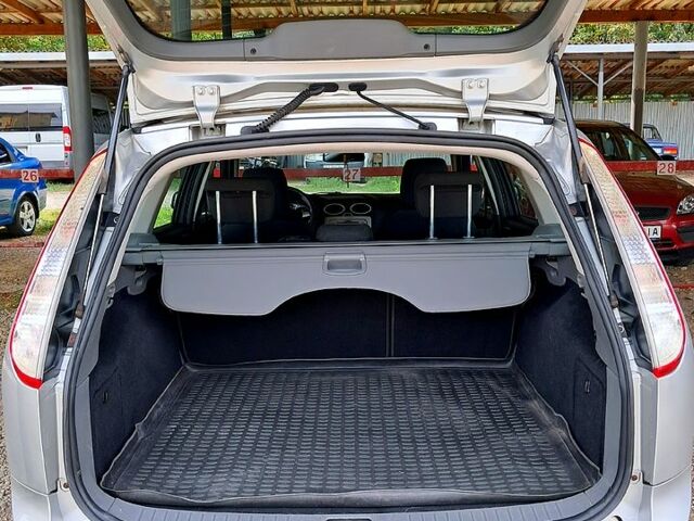 Форд Фокус, объемом двигателя 1.6 л и пробегом 200 тыс. км за 4750 $, фото 3 на Automoto.ua