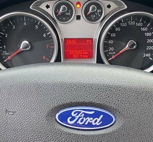 Форд Фокус, об'ємом двигуна 1.8 л та пробігом 228 тис. км за 5500 $, фото 16 на Automoto.ua