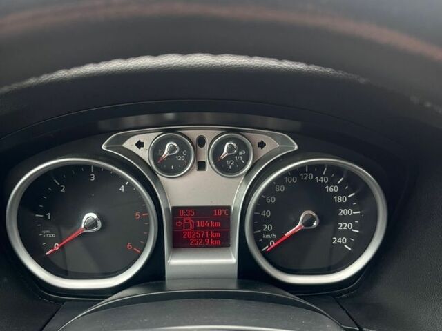 Форд Фокус, об'ємом двигуна 1.8 л та пробігом 282 тис. км за 3950 $, фото 11 на Automoto.ua