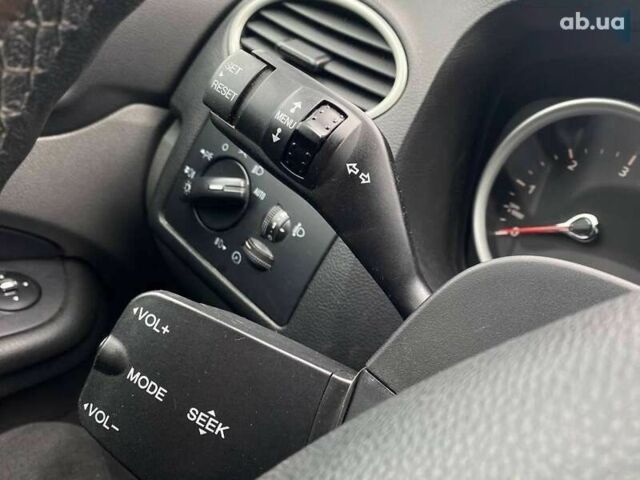 Форд Фокус, объемом двигателя 1.6 л и пробегом 330 тыс. км за 5890 $, фото 21 на Automoto.ua