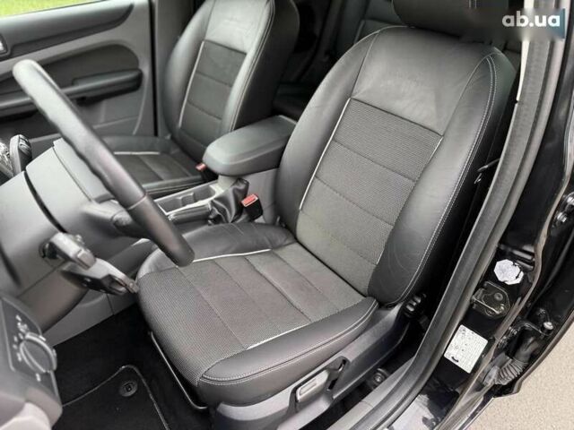 Форд Фокус, объемом двигателя 1.6 л и пробегом 174 тыс. км за 7500 $, фото 13 на Automoto.ua