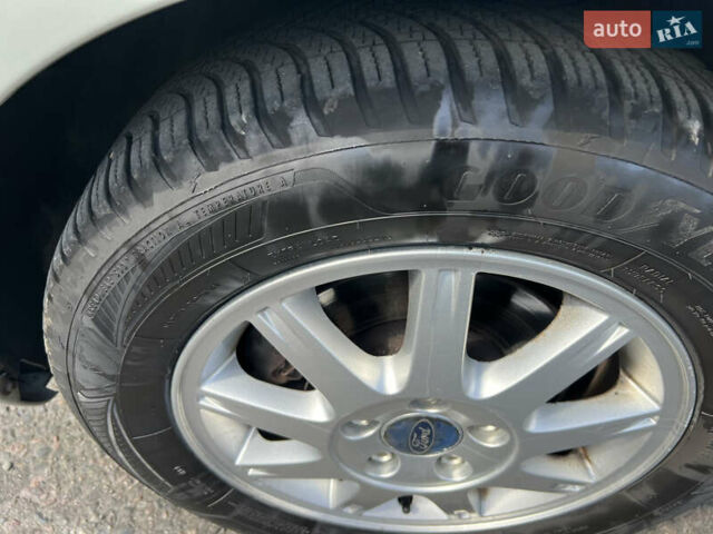 Форд Фокус, объемом двигателя 1.6 л и пробегом 220 тыс. км за 4950 $, фото 7 на Automoto.ua