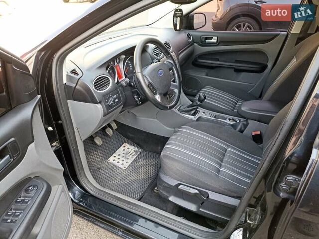 Форд Фокус, объемом двигателя 1.6 л и пробегом 248 тыс. км за 5500 $, фото 12 на Automoto.ua