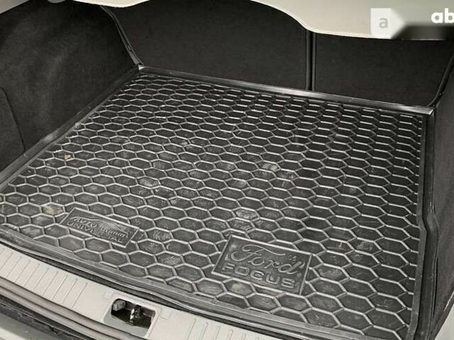 Форд Фокус, объемом двигателя 1.6 л и пробегом 308 тыс. км за 6100 $, фото 6 на Automoto.ua