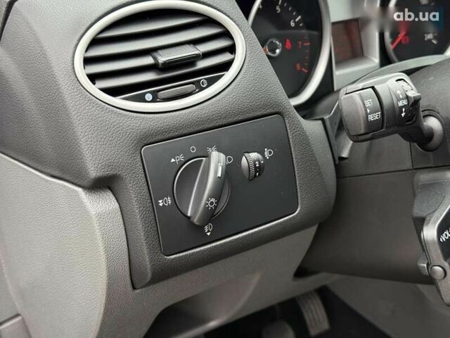 Форд Фокус, объемом двигателя 1.6 л и пробегом 174 тыс. км за 7500 $, фото 20 на Automoto.ua