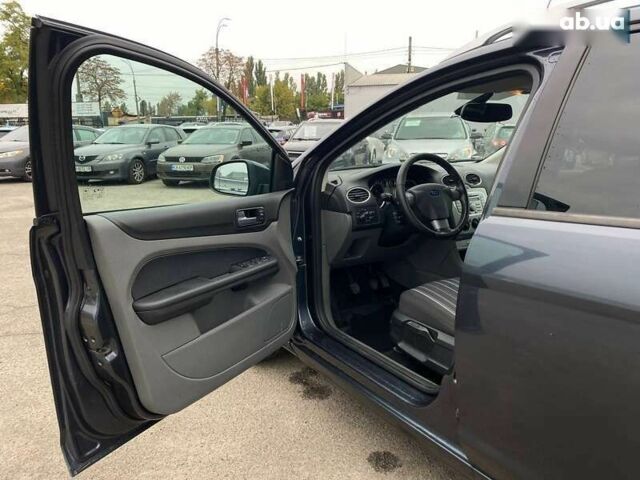Форд Фокус, объемом двигателя 1.6 л и пробегом 330 тыс. км за 5890 $, фото 16 на Automoto.ua