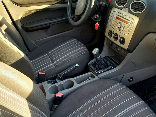 Форд Фокус, объемом двигателя 1.5 л и пробегом 277 тыс. км за 5200 $, фото 6 на Automoto.ua