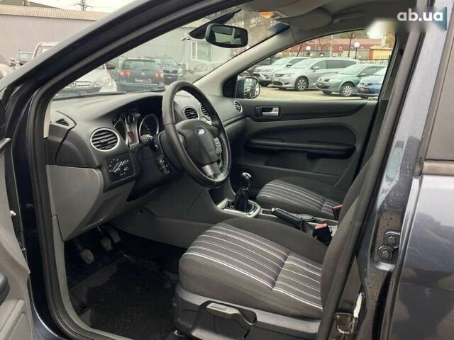Форд Фокус, объемом двигателя 1.6 л и пробегом 330 тыс. км за 5890 $, фото 18 на Automoto.ua