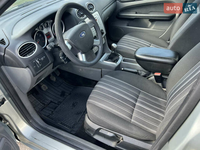 Форд Фокус, объемом двигателя 1.6 л и пробегом 220 тыс. км за 4950 $, фото 9 на Automoto.ua