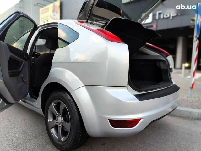 Форд Фокус, объемом двигателя 1.6 л и пробегом 188 тыс. км за 5490 $, фото 13 на Automoto.ua