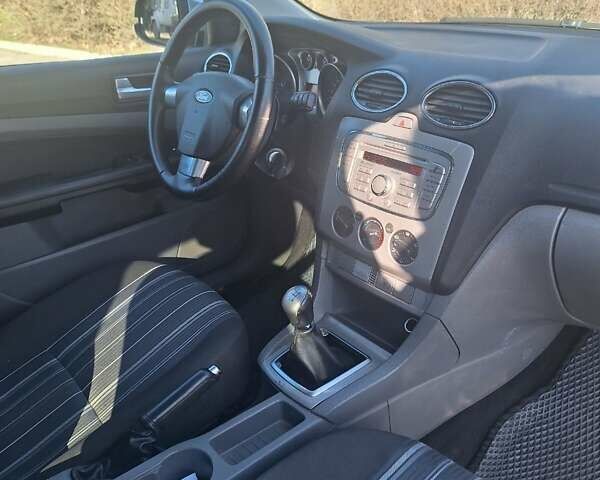 Форд Фокус, объемом двигателя 1.6 л и пробегом 242 тыс. км за 5900 $, фото 6 на Automoto.ua