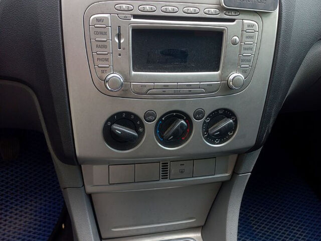 Форд Фокус, об'ємом двигуна 1.6 л та пробігом 301 тис. км за 5800 $, фото 9 на Automoto.ua