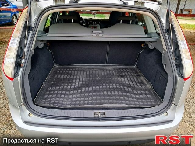 Форд Фокус, объемом двигателя 1.6 л и пробегом 200 тыс. км за 4750 $, фото 4 на Automoto.ua