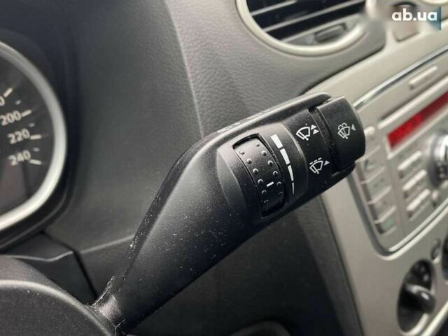 Форд Фокус, объемом двигателя 1.6 л и пробегом 330 тыс. км за 5890 $, фото 22 на Automoto.ua