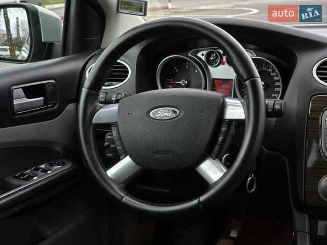 Форд Фокус, объемом двигателя 1.6 л и пробегом 259 тыс. км за 5450 $, фото 12 на Automoto.ua