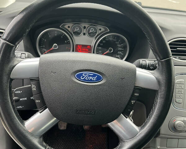 Форд Фокус, объемом двигателя 1.6 л и пробегом 210 тыс. км за 6100 $, фото 18 на Automoto.ua