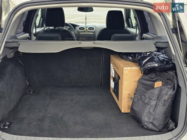 Форд Фокус, объемом двигателя 1.6 л и пробегом 259 тыс. км за 5450 $, фото 6 на Automoto.ua