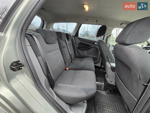 Форд Фокус, объемом двигателя 1.6 л и пробегом 259 тыс. км за 5450 $, фото 17 на Automoto.ua