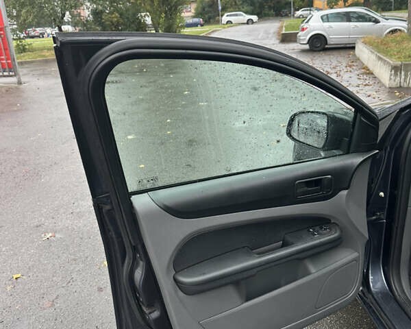 Форд Фокус, об'ємом двигуна 1.6 л та пробігом 245 тис. км за 4800 $, фото 17 на Automoto.ua