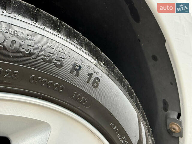 Форд Фокус, объемом двигателя 1.6 л и пробегом 169 тыс. км за 5799 $, фото 8 на Automoto.ua