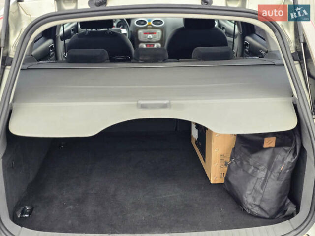 Форд Фокус, объемом двигателя 1.6 л и пробегом 259 тыс. км за 5450 $, фото 11 на Automoto.ua