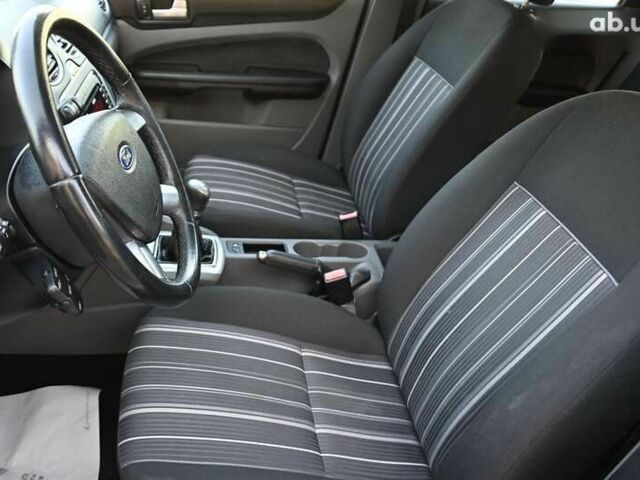 Форд Фокус, объемом двигателя 1.6 л и пробегом 306 тыс. км за 4999 $, фото 11 на Automoto.ua