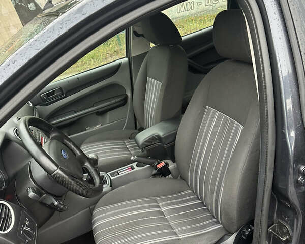 Форд Фокус, об'ємом двигуна 1.6 л та пробігом 245 тис. км за 4800 $, фото 18 на Automoto.ua