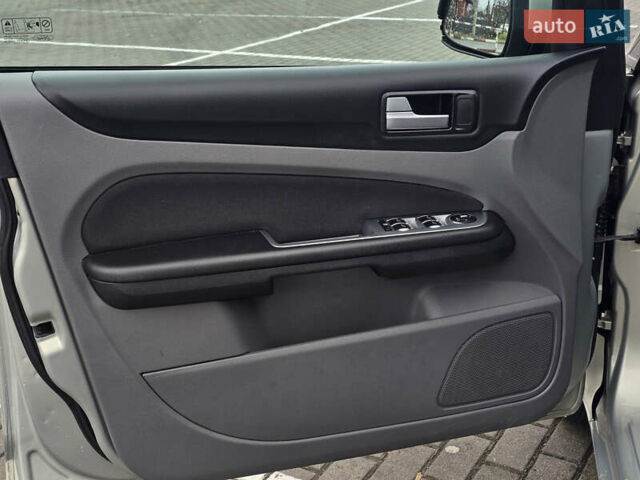 Форд Фокус, объемом двигателя 1.6 л и пробегом 259 тыс. км за 5450 $, фото 9 на Automoto.ua