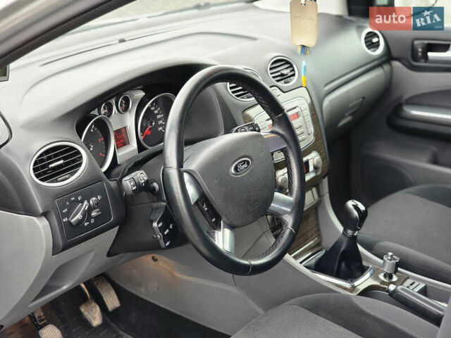 Форд Фокус, объемом двигателя 1.6 л и пробегом 259 тыс. км за 5450 $, фото 14 на Automoto.ua
