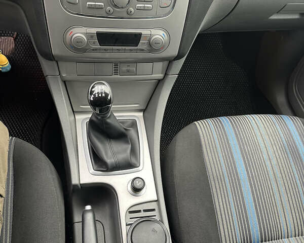 Форд Фокус, объемом двигателя 1.6 л и пробегом 210 тыс. км за 6100 $, фото 22 на Automoto.ua