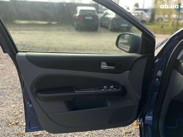 Форд Фокус, об'ємом двигуна 1.8 л та пробігом 228 тис. км за 6000 $, фото 22 на Automoto.ua