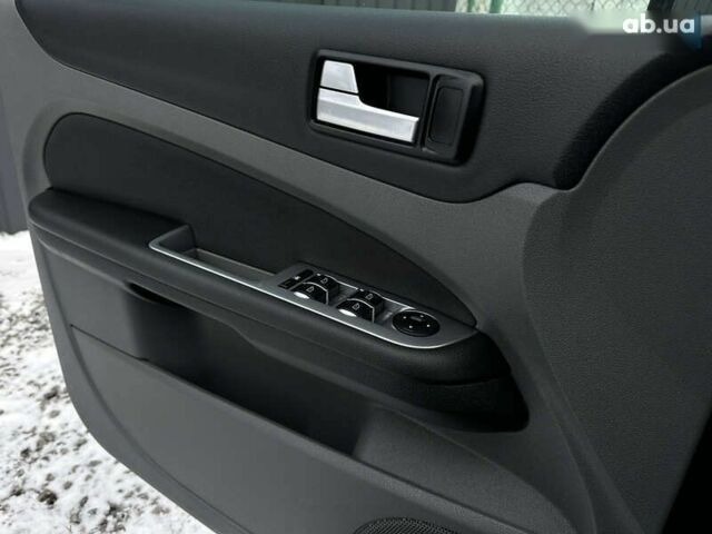 Форд Фокус, об'ємом двигуна 1.8 л та пробігом 207 тис. км за 6500 $, фото 24 на Automoto.ua