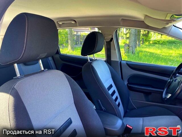 Форд Фокус, объемом двигателя 1.6 л и пробегом 211 тыс. км за 6100 $, фото 7 на Automoto.ua