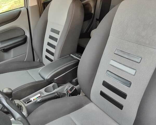Форд Фокус, объемом двигателя 1.6 л и пробегом 190 тыс. км за 5700 $, фото 12 на Automoto.ua