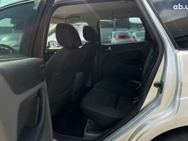 Форд Фокус, об'ємом двигуна 2 л та пробігом 252 тис. км за 4990 $, фото 12 на Automoto.ua