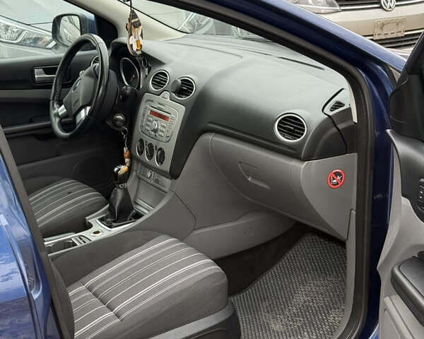 Форд Фокус, объемом двигателя 1.6 л и пробегом 220 тыс. км за 5300 $, фото 4 на Automoto.ua