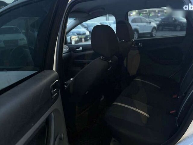 Форд Фокус, объемом двигателя 1.6 л и пробегом 305 тыс. км за 5990 $, фото 23 на Automoto.ua