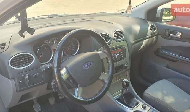 Форд Фокус, объемом двигателя 1.6 л и пробегом 172 тыс. км за 6000 $, фото 4 на Automoto.ua
