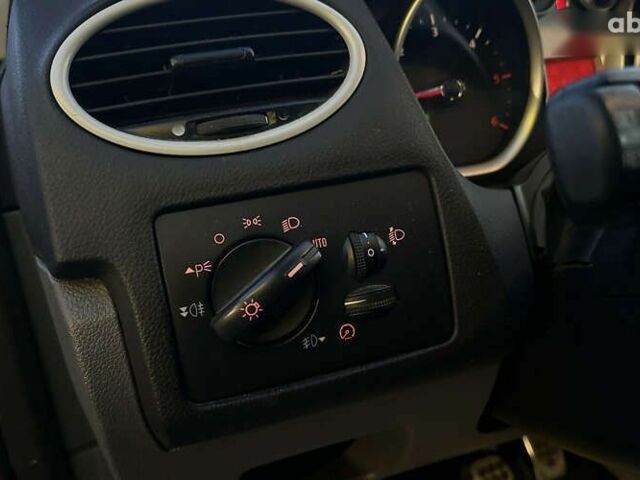 Форд Фокус, объемом двигателя 1.6 л и пробегом 305 тыс. км за 5990 $, фото 12 на Automoto.ua