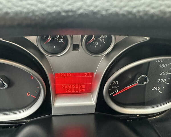 Форд Фокус, объемом двигателя 1.6 л и пробегом 246 тыс. км за 5200 $, фото 12 на Automoto.ua