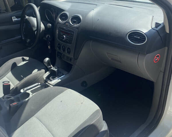 Форд Фокус, объемом двигателя 1.6 л и пробегом 275 тыс. км за 5300 $, фото 16 на Automoto.ua